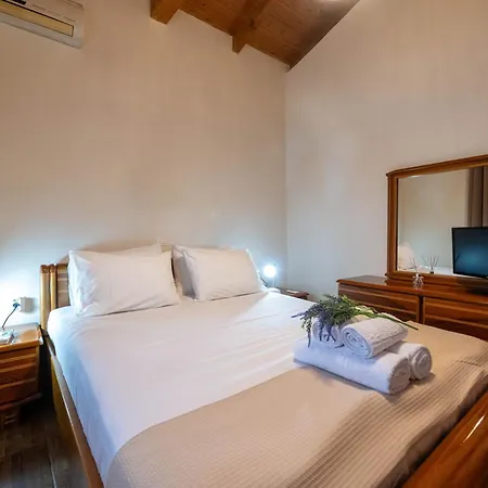 Olive Grove Getaway 펜션 *