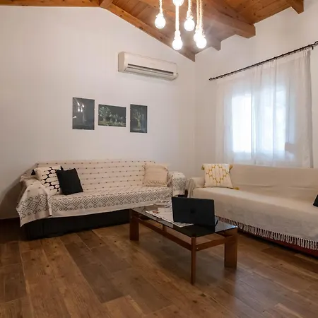 Olive Grove Getaway Vakantiehuis *