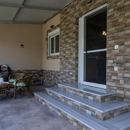 Olive Grove Getaway Vakantiehuis