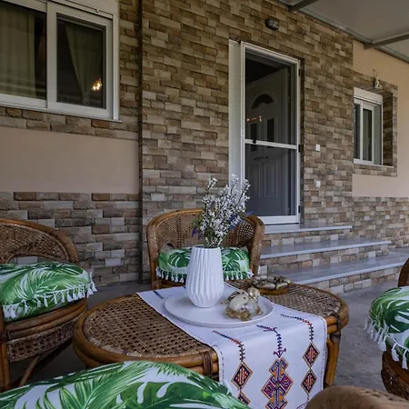 Olive Grove Getaway Vakantiehuis