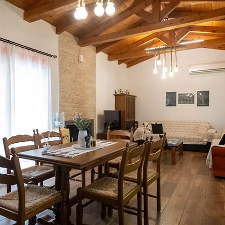 펜션 Olive Grove Getaway Oikhalía